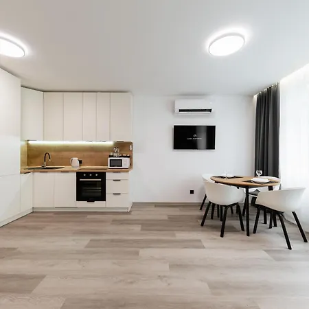 Luxury Apartment *