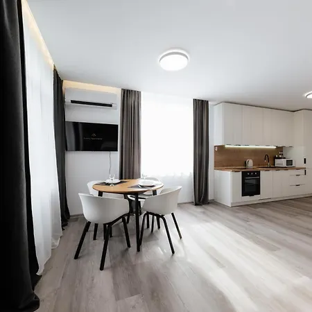 Luxury Apartment *