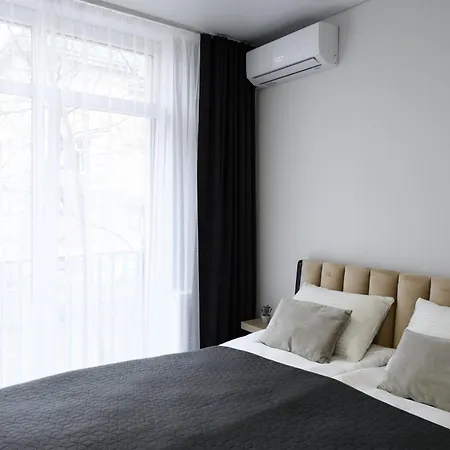 Luxury Apartment *