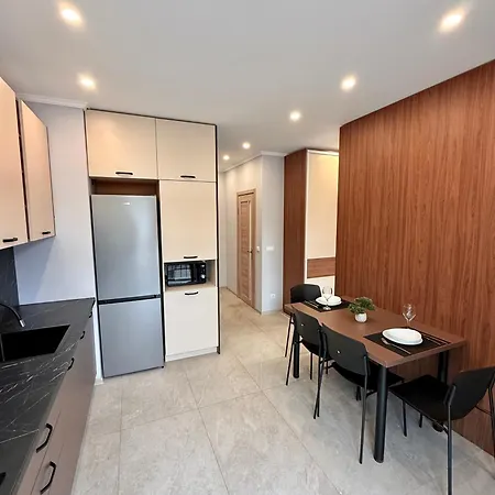 Luxury Apartment *